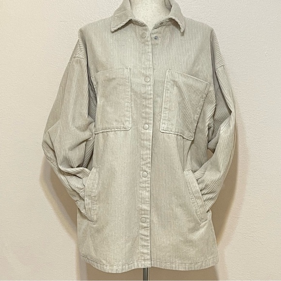 H&M DIVIDED corduroy oversized shirt jacket size medium - Picture 3 of 12